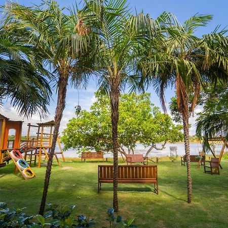 Apto Guarajuba Praia Condominio Porto Smeralda-100 Metros Da Praia Kültér fotó