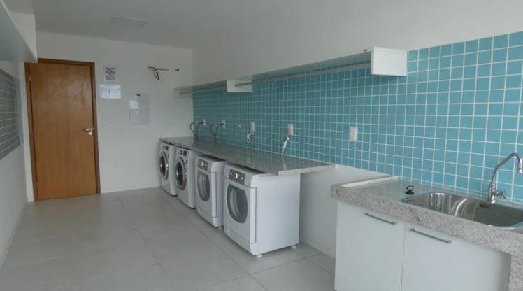 Apto Guarajuba Praia Condominio Porto Smeralda-100 Metros Da Praia Kültér fotó